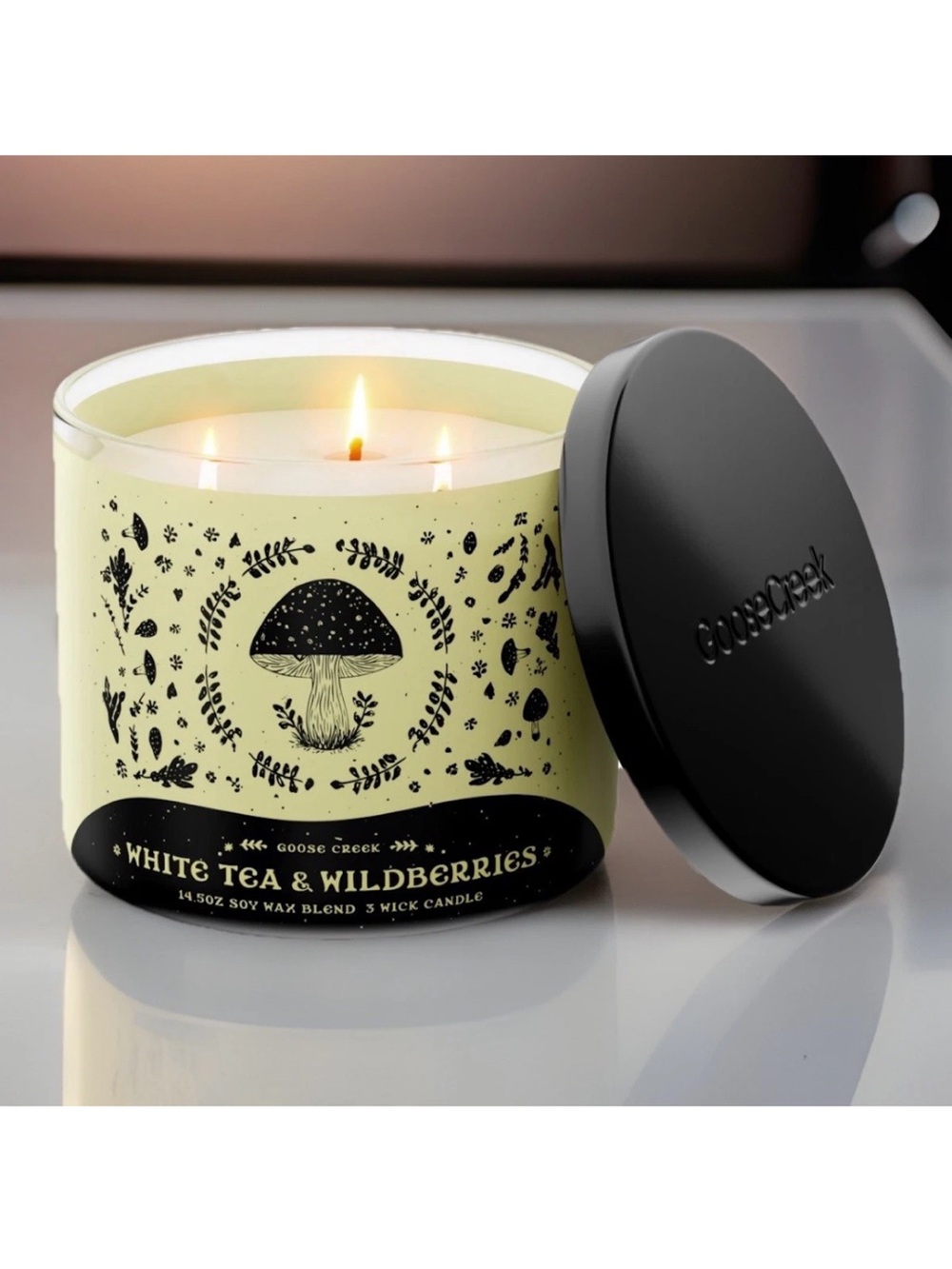 Goose Creek 3-Wick Candle- White Tea & Wildberries  (14.5 oz)